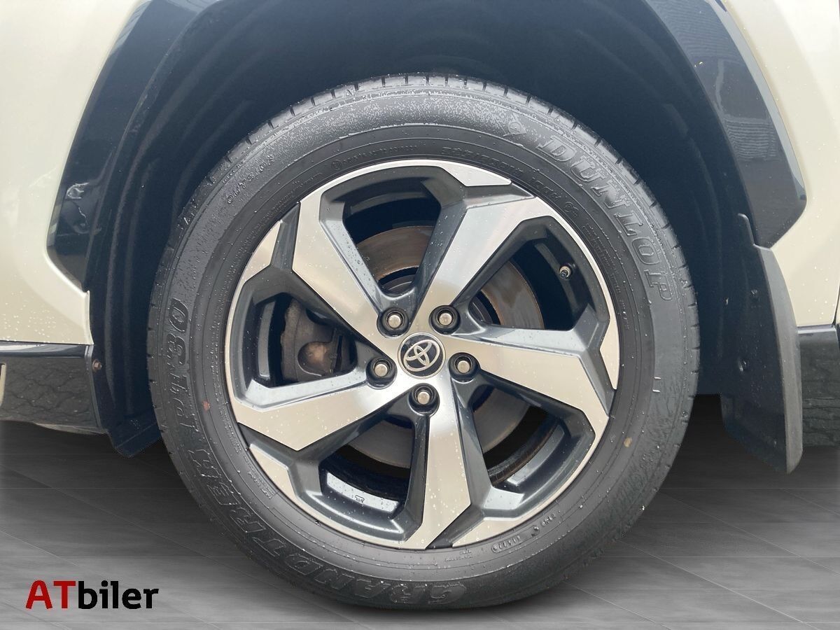 Hvid Toyota RAV4 Plug-in fra 2022
