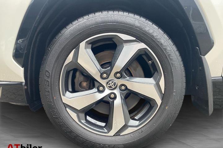 Hvid Toyota RAV4 Plug-in fra 2022