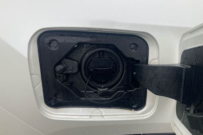 Hvid Toyota RAV4 Plug-in fra 2022