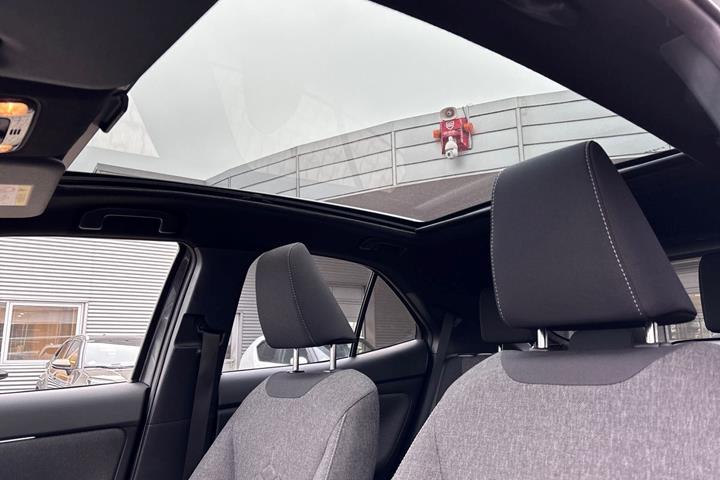 Grå Toyota Yaris Cross fra 2022