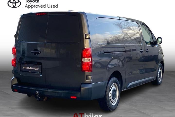 Grå Toyota ProAce fra 2022