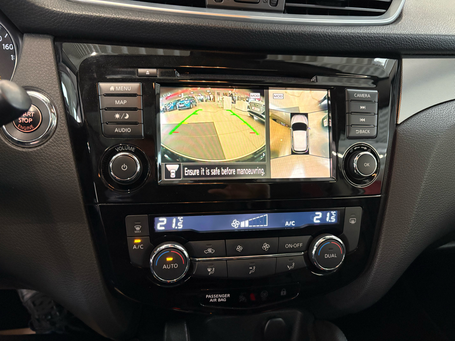 Grå Nissan Qashqai fra 2021