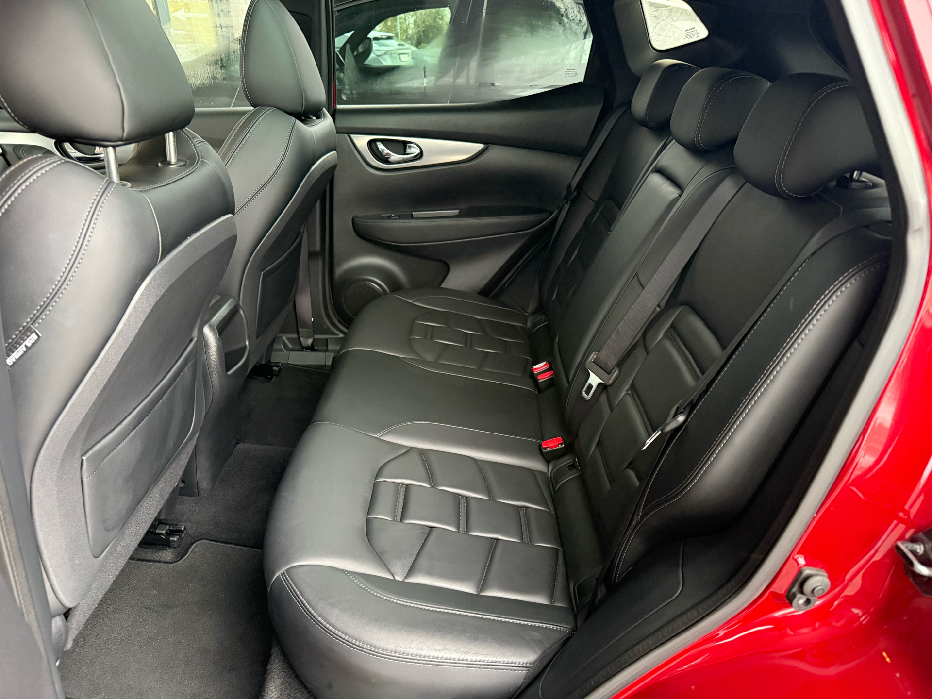 Rød Nissan Qashqai fra 2019