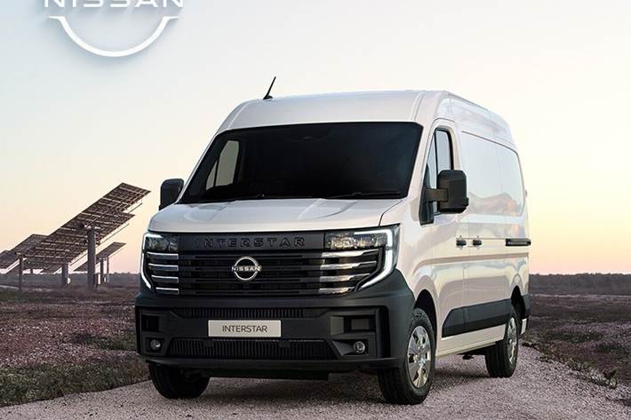Hvid Nissan Interstar fra 2026 set udefra