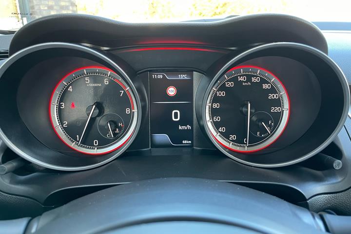 Rød Suzuki Swift fra 2024