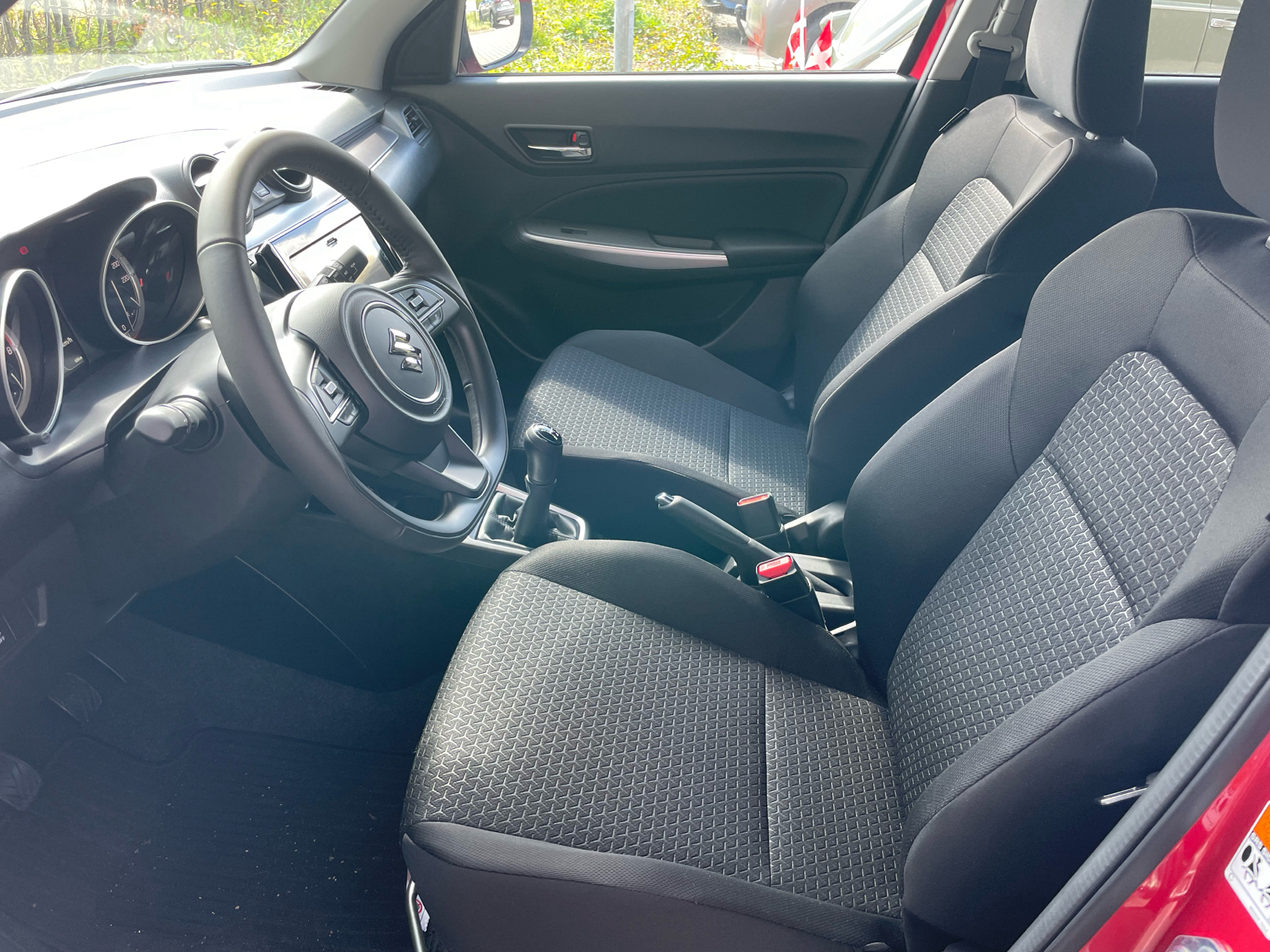 Rød Suzuki Swift fra 2024