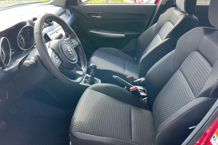 Rød Suzuki Swift fra 2024