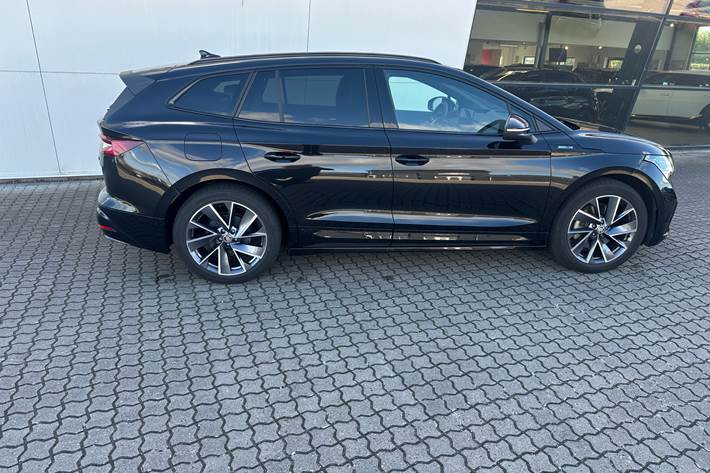 Sort Skoda Enyaq iV fra 2024