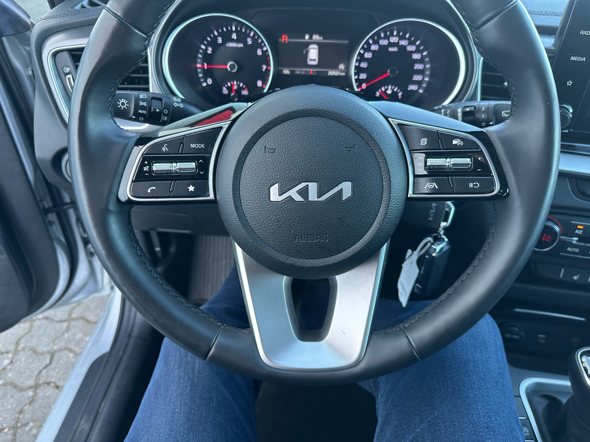 Sølv Kia Ceed fra 2023