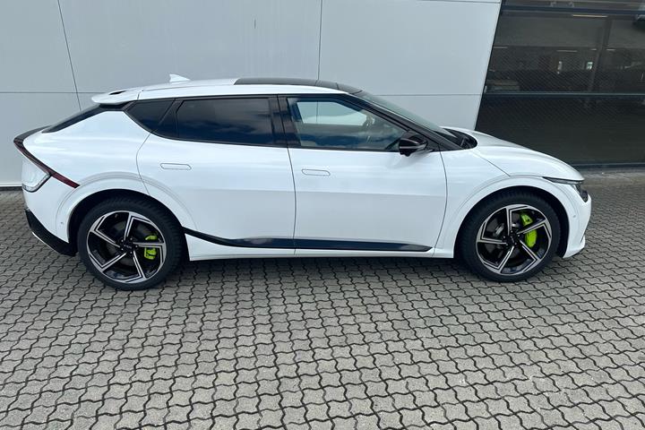 Hvid Kia EV6 fra 2024
