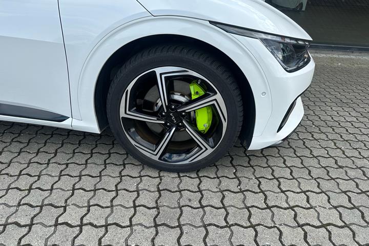 Hvid Kia EV6 fra 2024