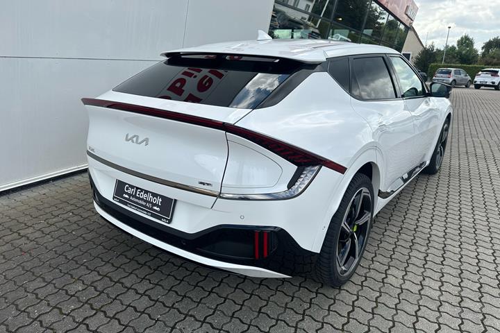Hvid Kia EV6 fra 2024