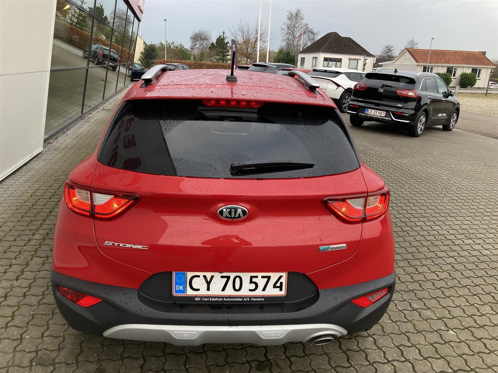 Rød Kia Stonic fra 2021