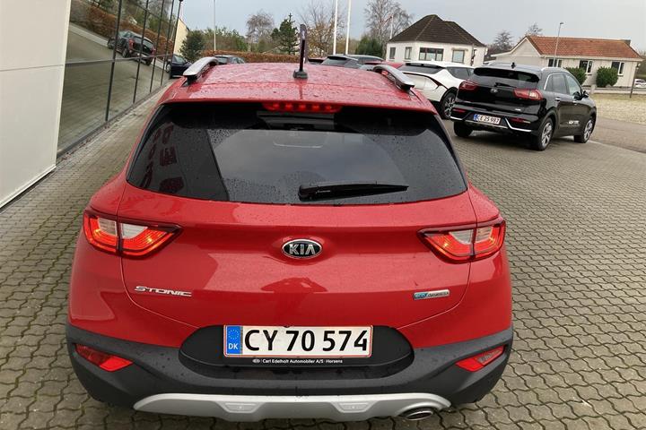 Rød Kia Stonic fra 2021
