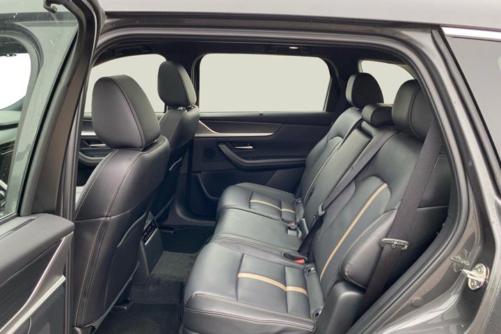 Grå Mazda CX-80 fra 2025