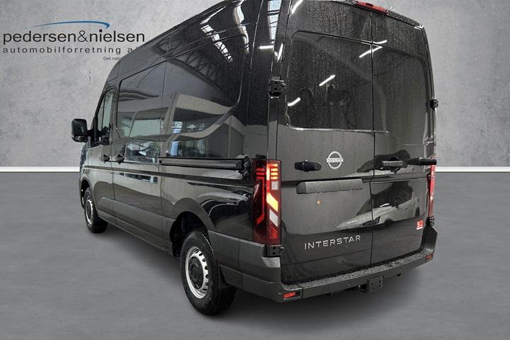 Sort Nissan Interstar fra 2025
