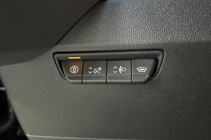 Sort Nissan Interstar fra 2025