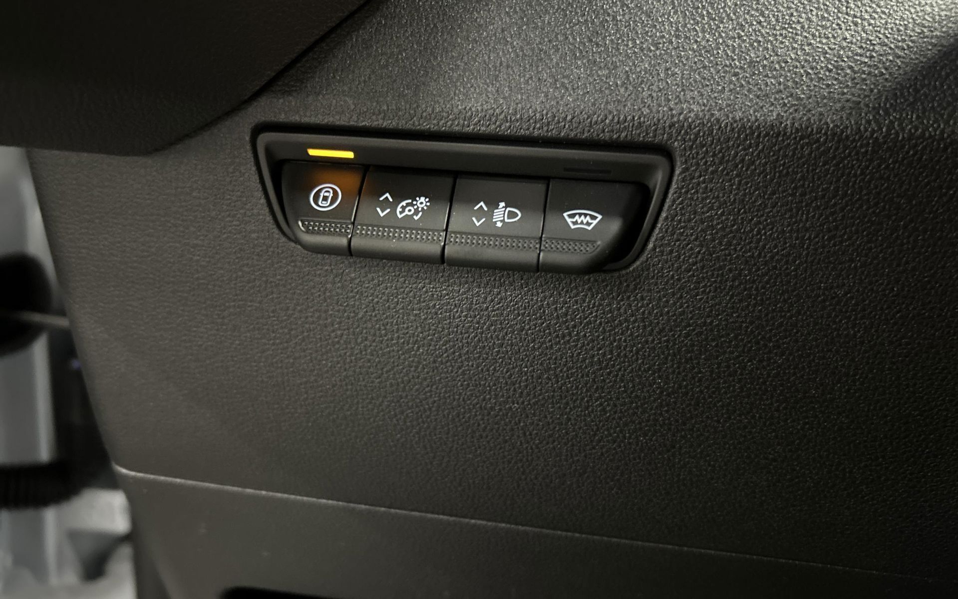 Hvid Nissan Interstar fra 2025