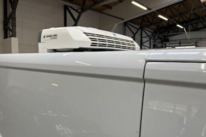 Hvid Nissan Primastar fra 2026