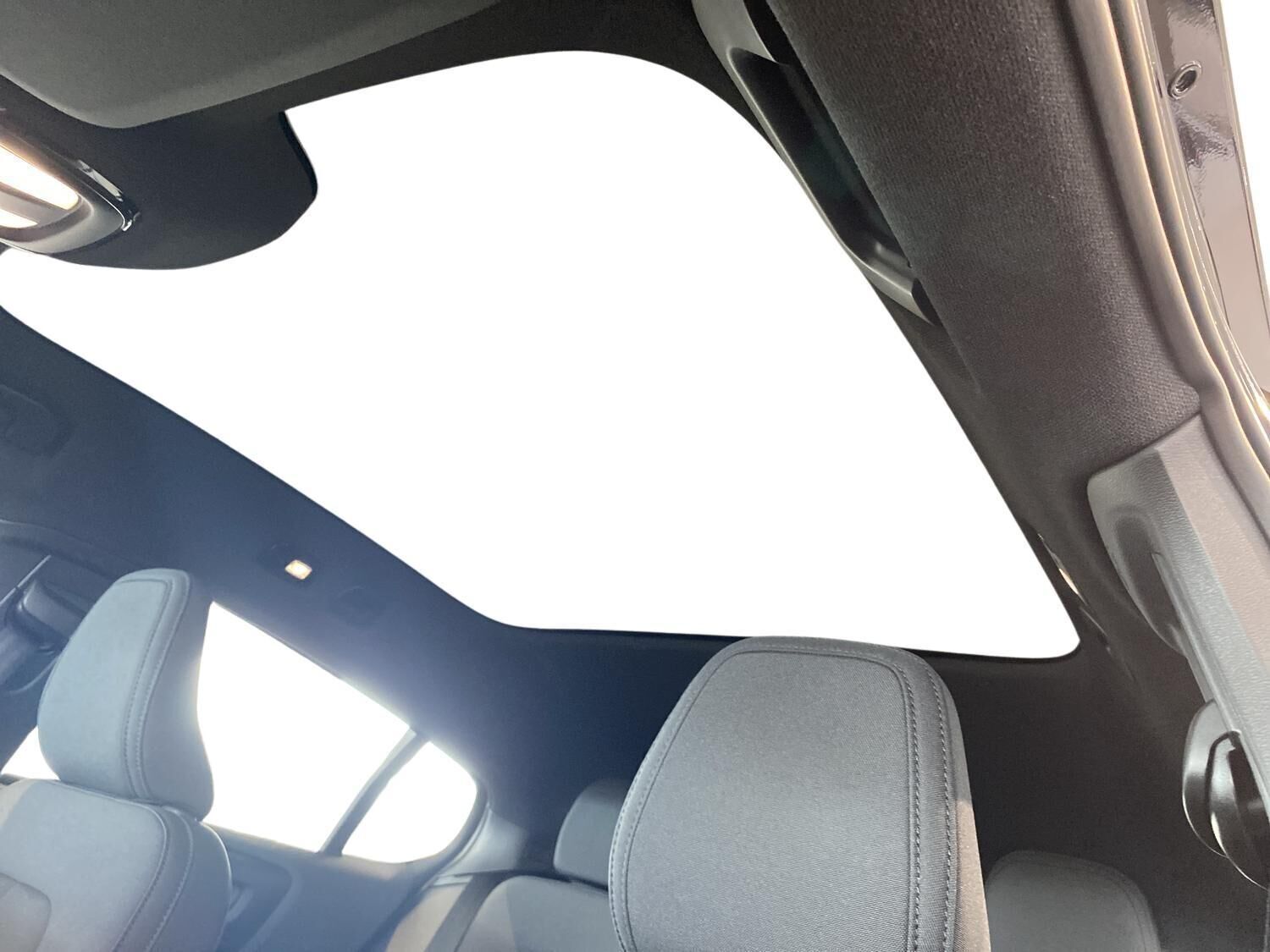 Sort Volvo EC40 fra 2025