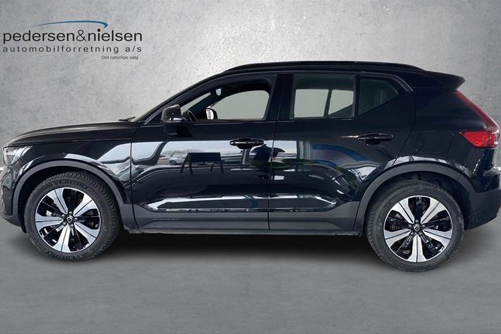Sort Volvo XC40 fra 2022