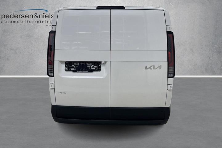 Hvid Kia PV5 Cargo fra 2026 set udefra
