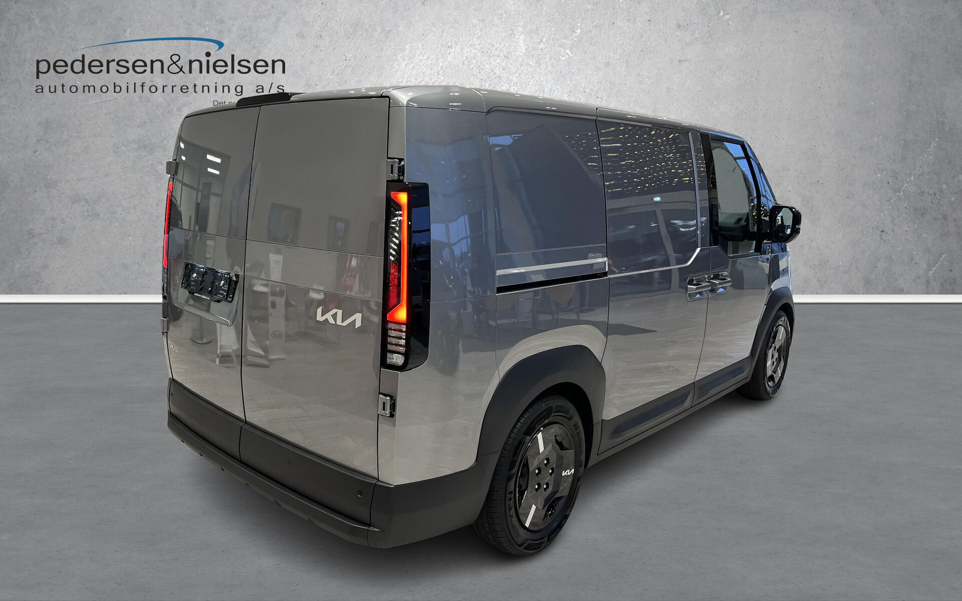 Kia PV5 Cargo L2H1 EL Long Range Work 163HK Van Aut.