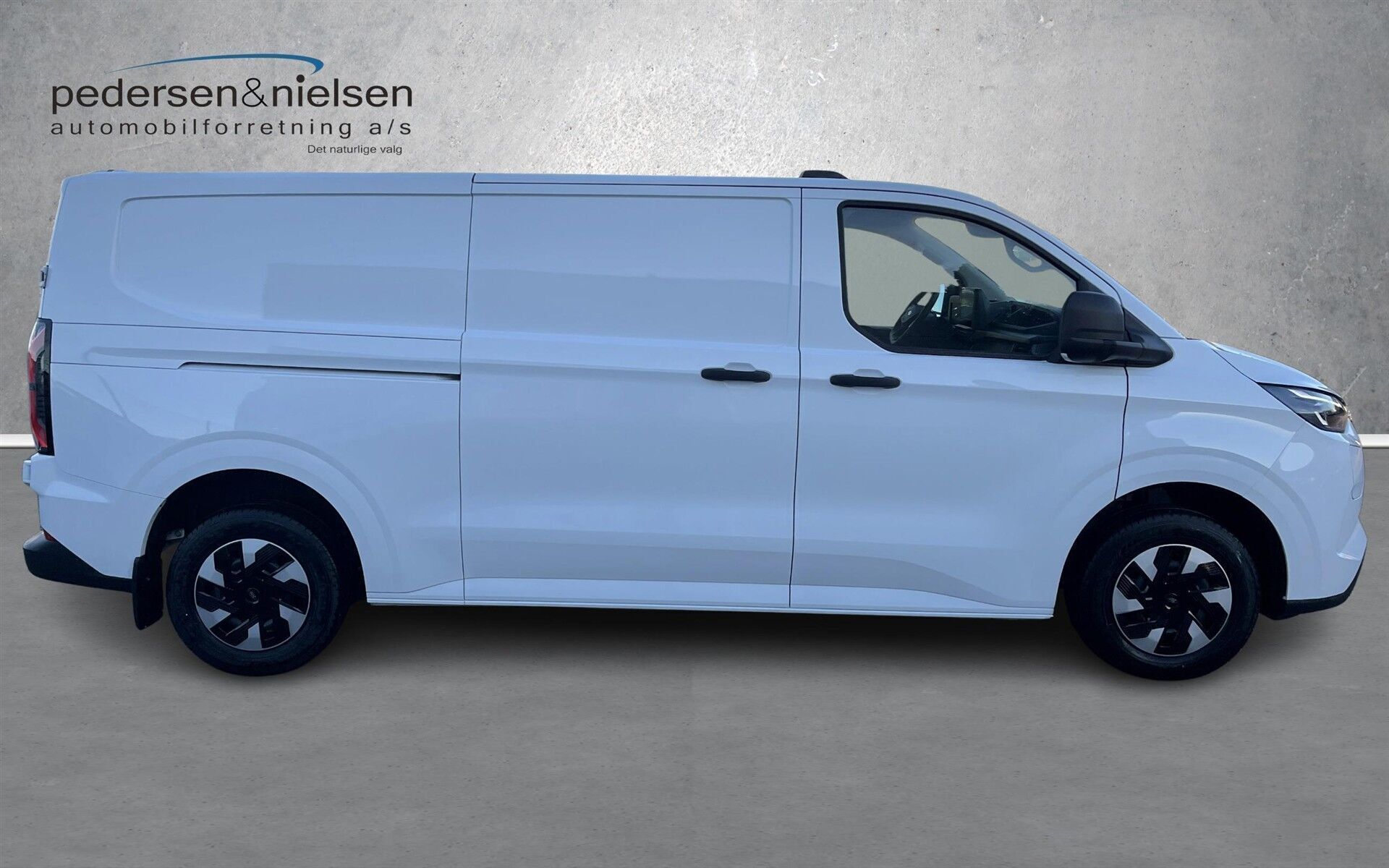 Ford E-Transit Custom 320 L2H1 EL Trend 218HK Van Aut.