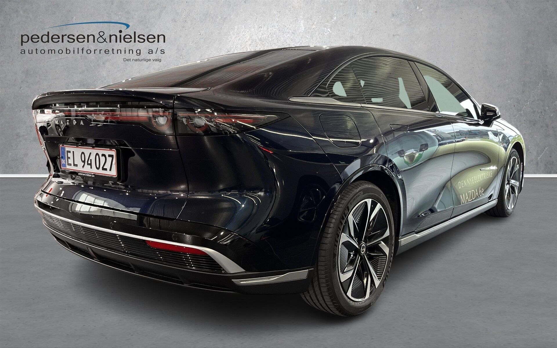Blå Mazda 6e fra 2025