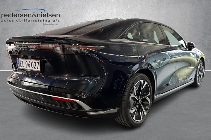 Blå Mazda 6e fra 2025