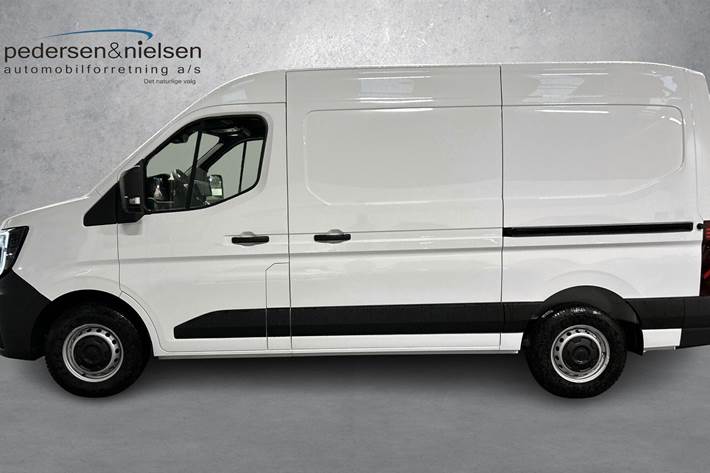 Hvid Nissan Interstar fra 2025