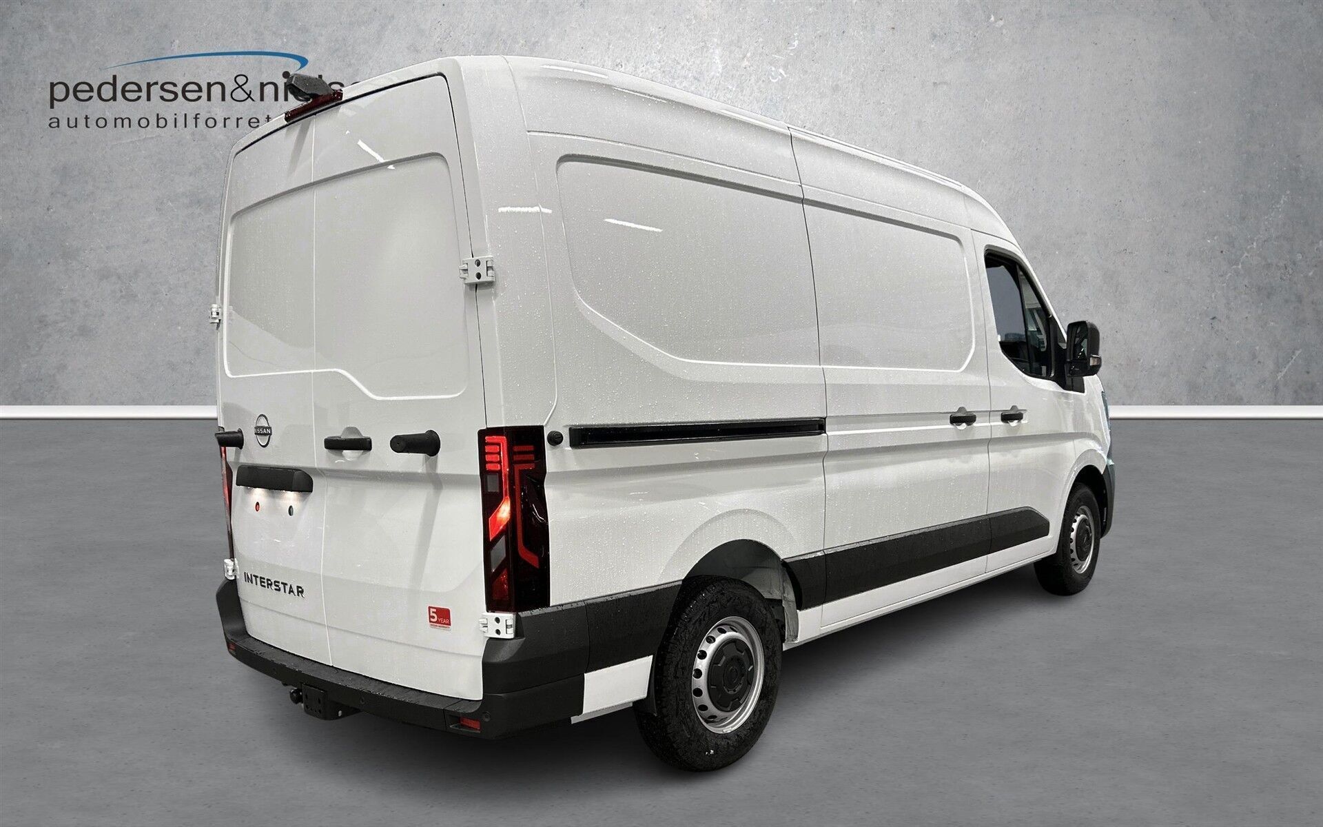 Hvid Nissan Interstar fra 2025