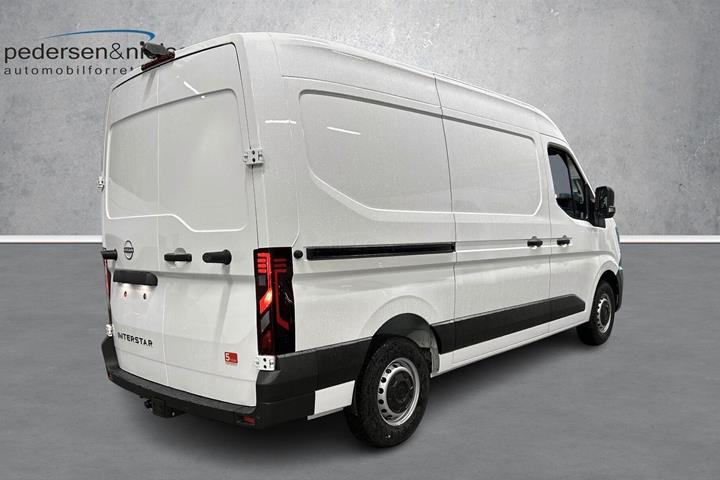 Hvid Nissan Interstar fra 2025