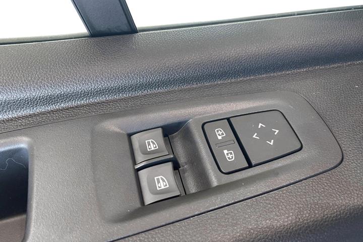Hvid Nissan Interstar fra 2025