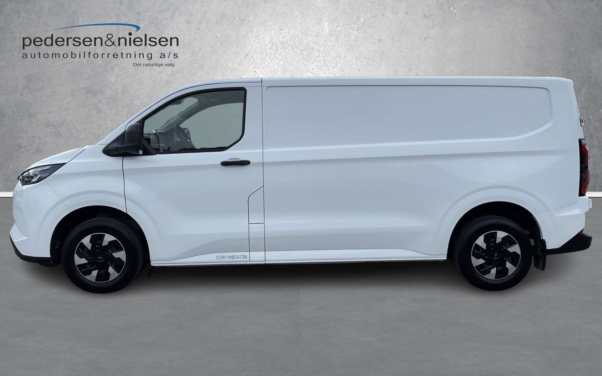 Ford E-Transit Custom 320 L2H1 EL Trend 136HK Van Aut.