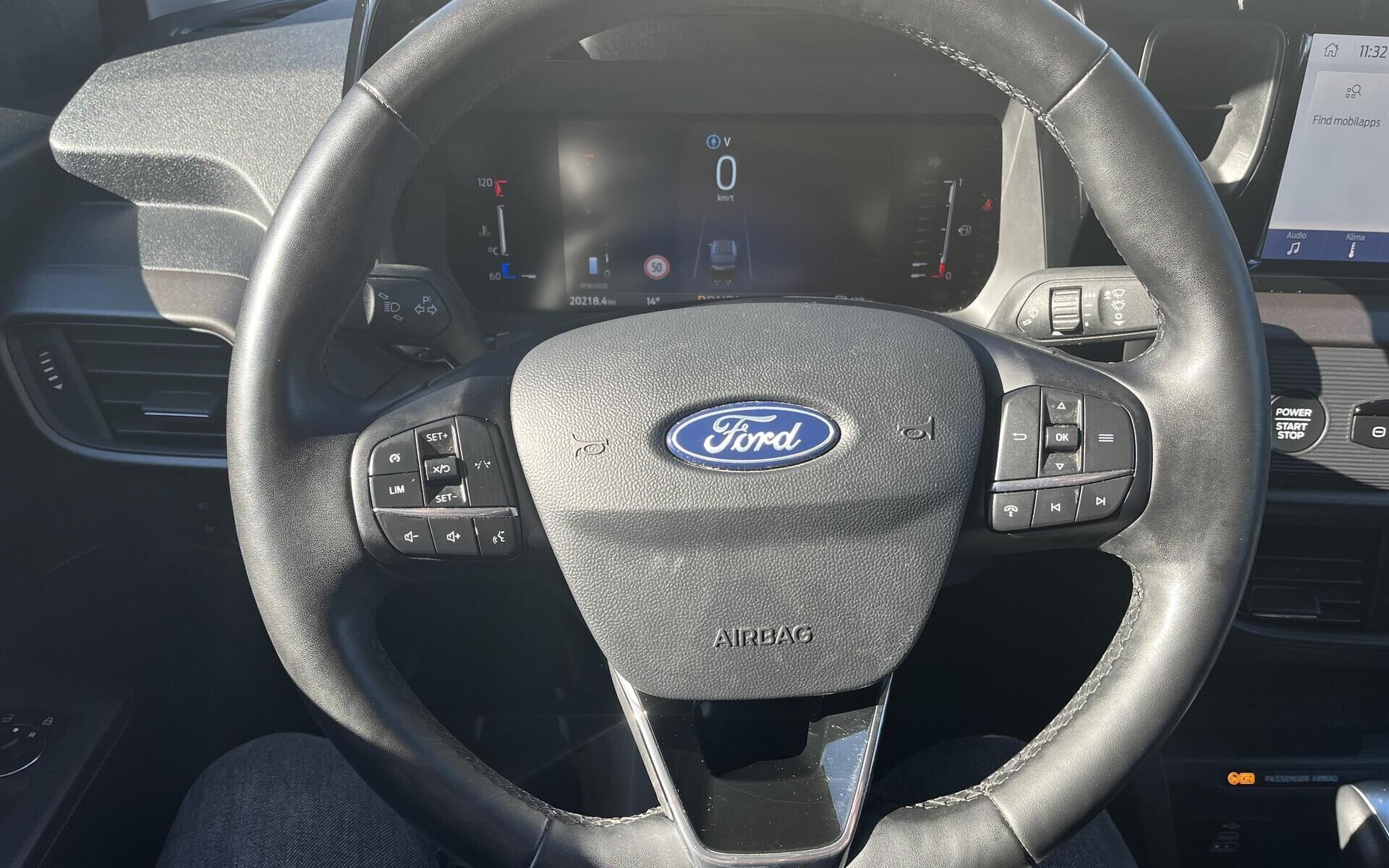 Hvid Ford Transit Courier fra 2024