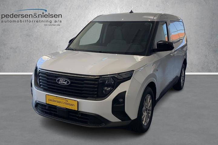 Hvid Ford Transit Courier fra 2024 set udefra
