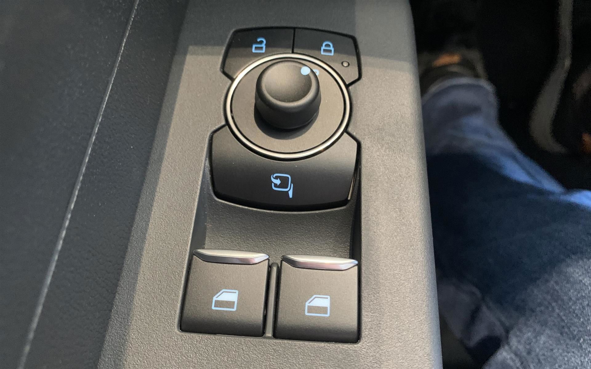 Hvid Ford Transit Courier fra 2024