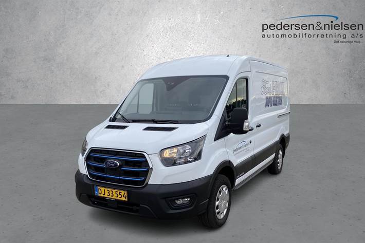 Hvid Ford Transit fra 2022