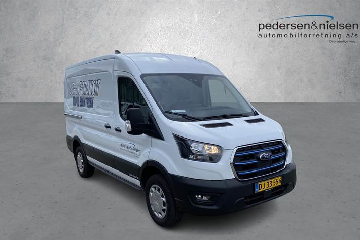 Hvid Ford Transit fra 2022