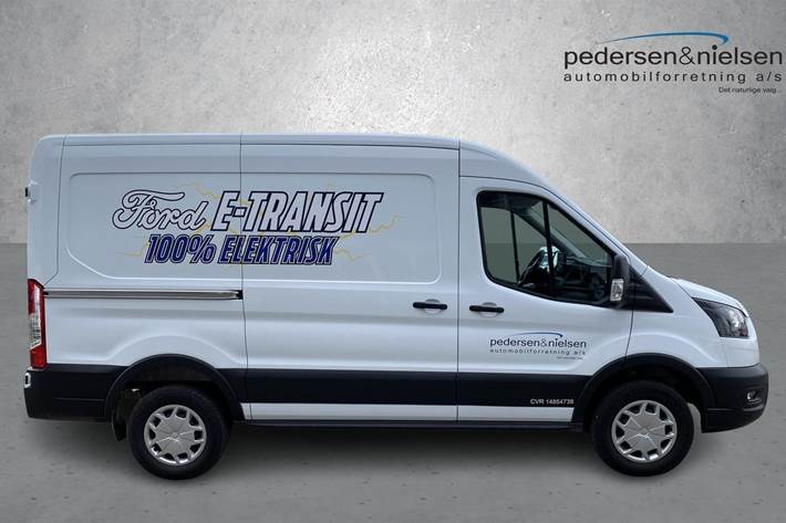 Hvid Ford Transit fra 2022
