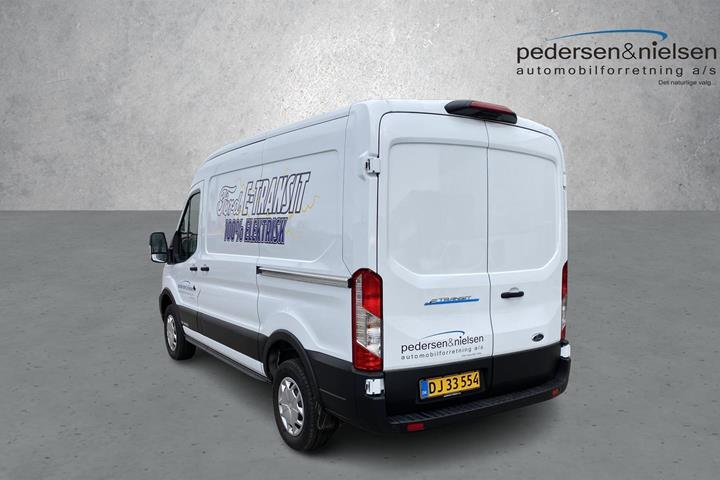 Hvid Ford Transit fra 2022