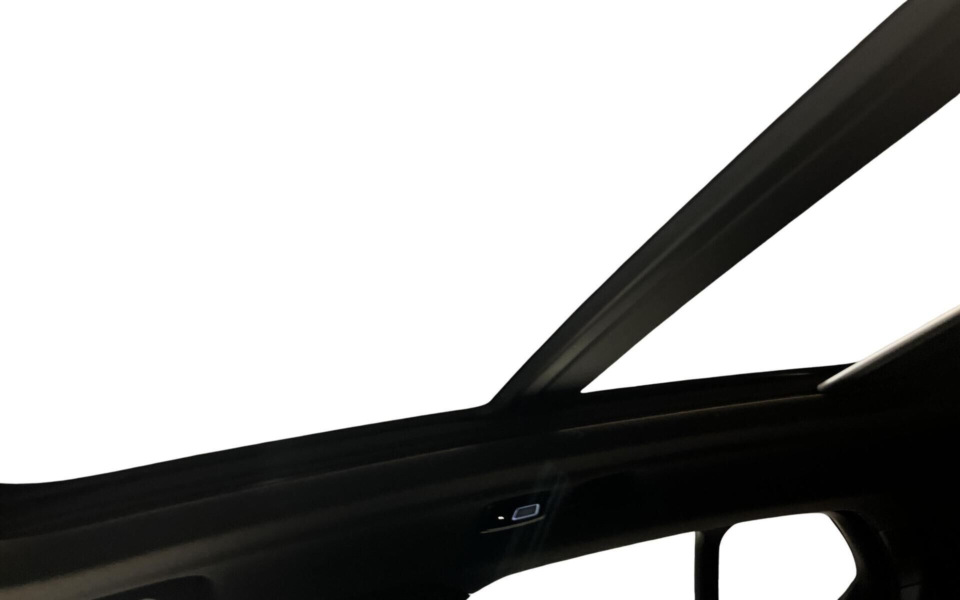 Grå Volvo XC40 fra 2021