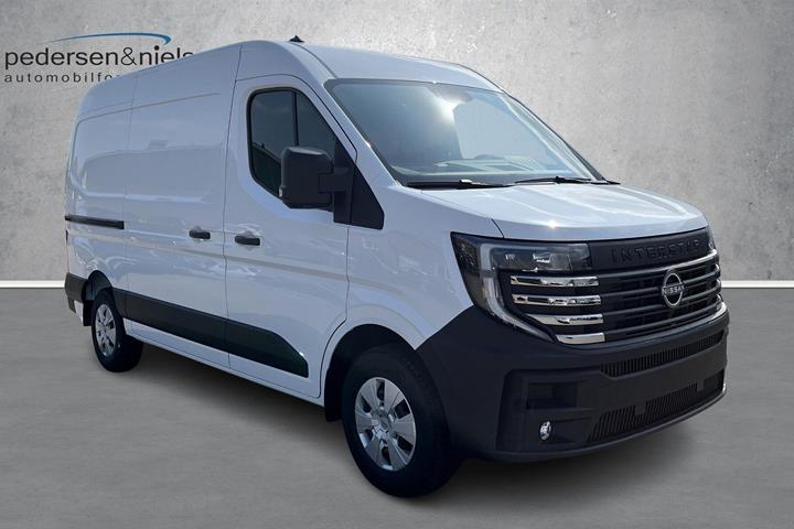 Hvid Nissan Interstar fra 2025