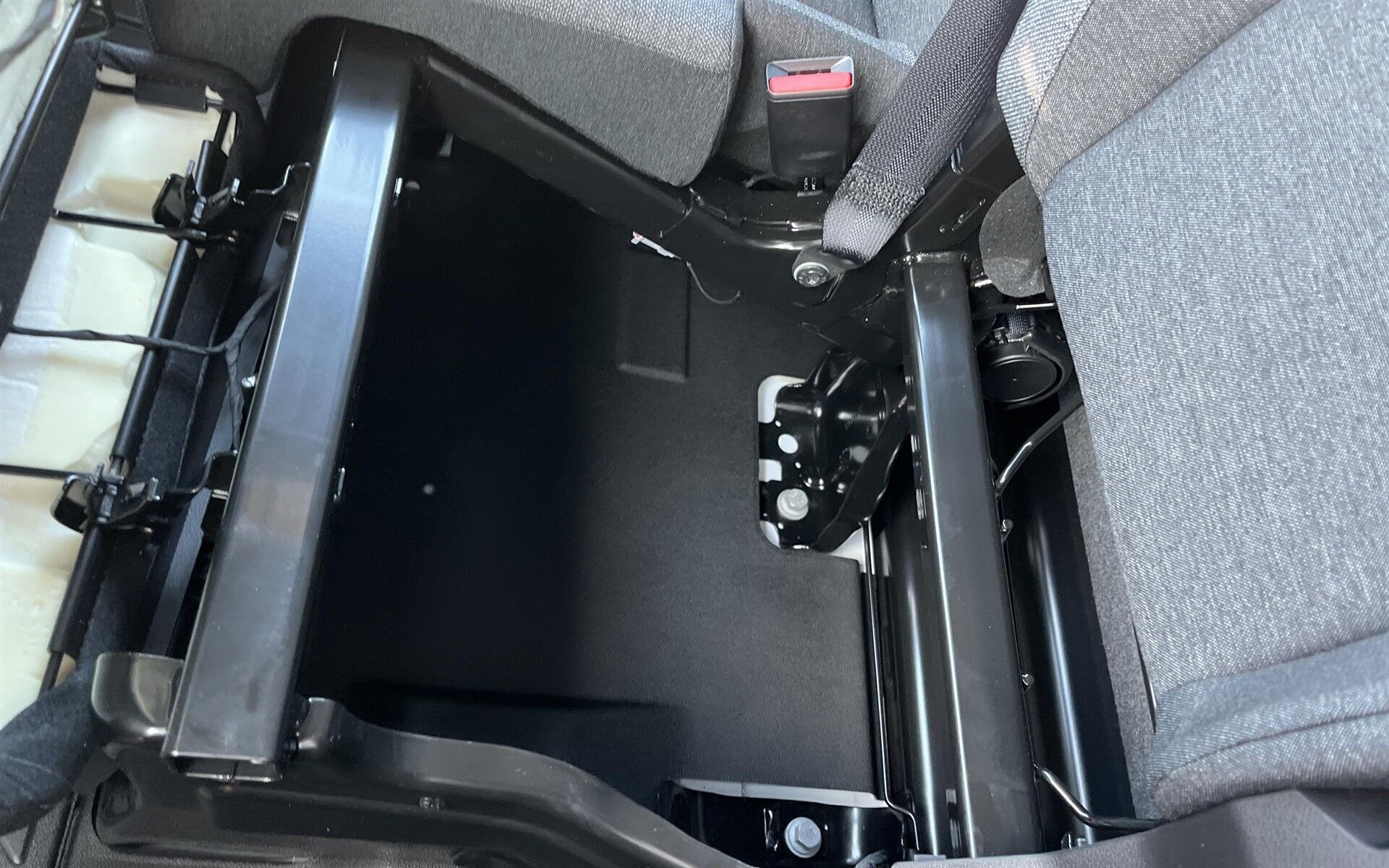 Hvid Nissan Interstar fra 2025