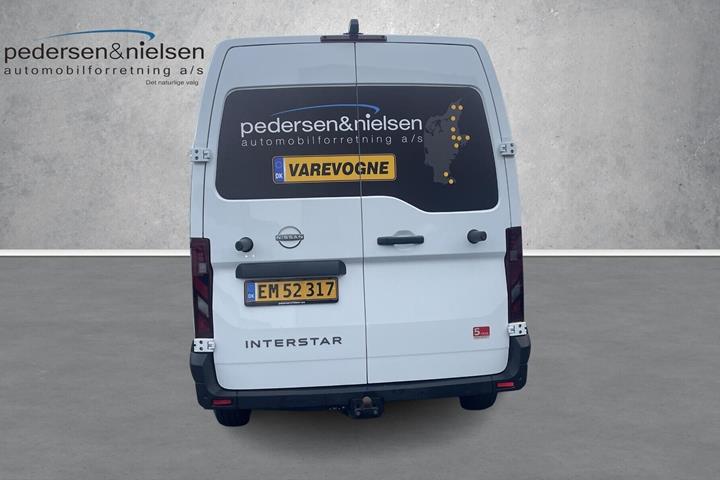 Hvid Nissan Interstar fra 2025