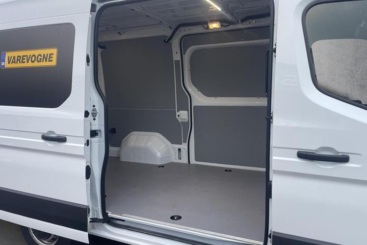 Hvid Nissan Interstar fra 2025