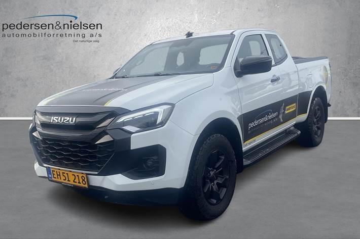 Hvid Isuzu D-Max fra 2025 set udefra
