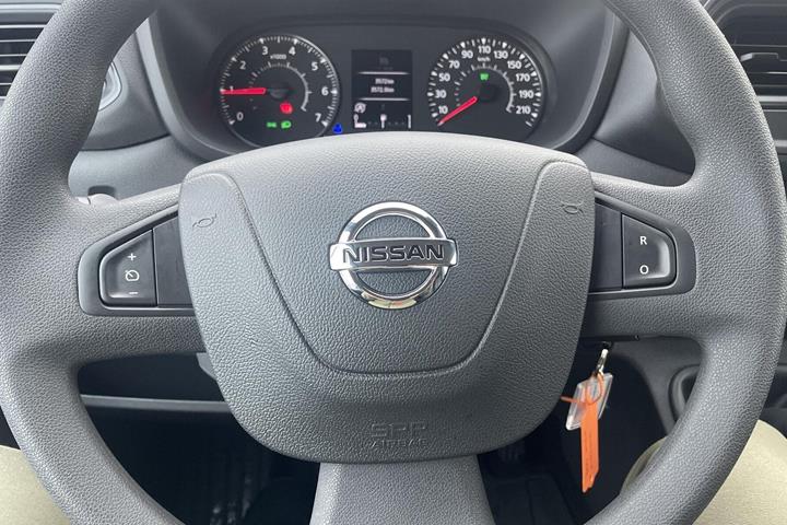 Hvid Nissan Interstar fra 2025