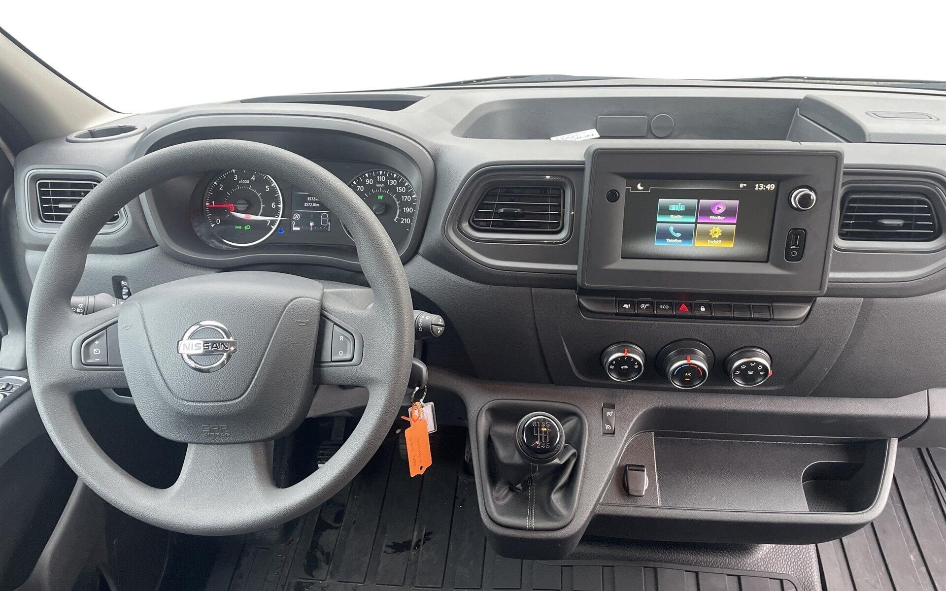 Hvid Nissan Interstar fra 2025